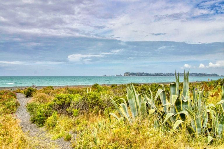 Photo of property in 1/382 Main Road North, Bay View, Napier, 4104