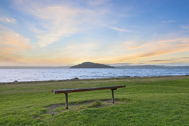 Photo of property in 9 Willow Avenue, Hannahs Bay, Rotorua, 3010