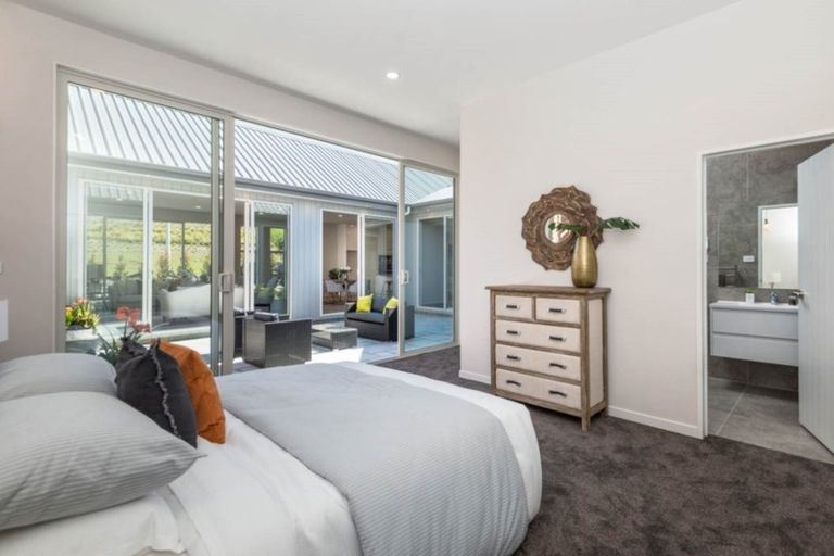 Photo of property in 23 Tawatawa Street, Long Bay, Auckland, 0630