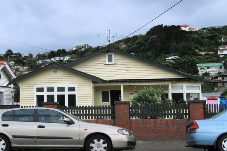 Photo of property in 134 Derwent Street, Island Bay, Wellington, 6023
