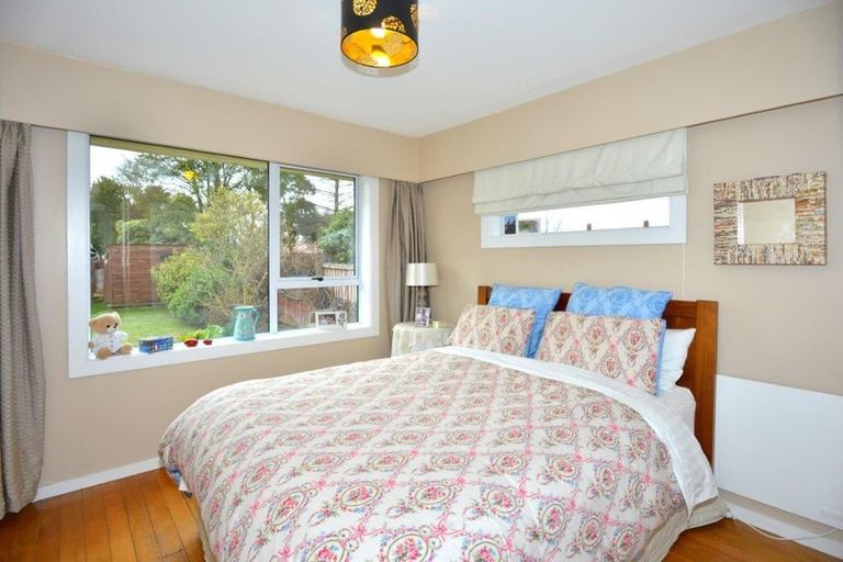 Photo of property in 120 Kendal Avenue, Burnside, Christchurch, 8053