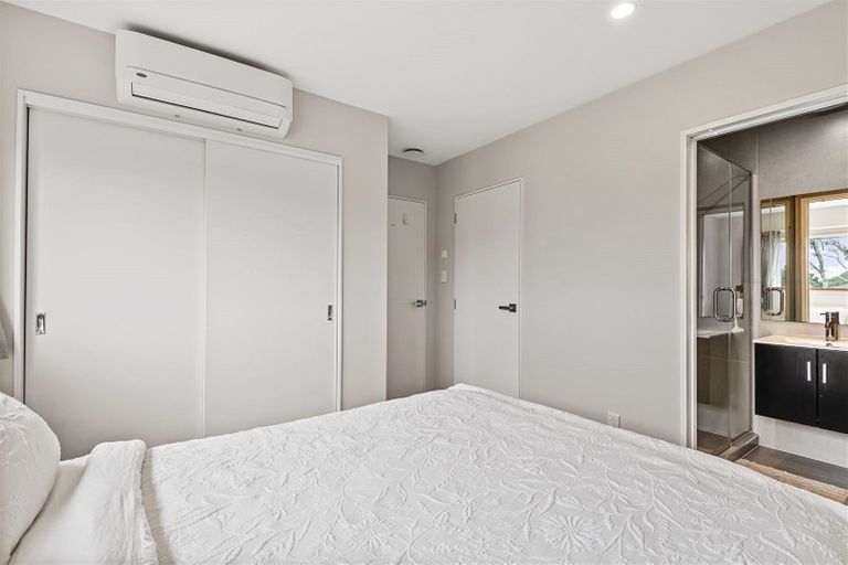 Photo of property in 8/147 Albany Highway, Unsworth Heights, Auckland, 0632