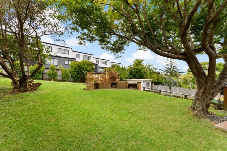 Photo of property in 9 Bowman Road, Forrest Hill, Auckland, 0620
