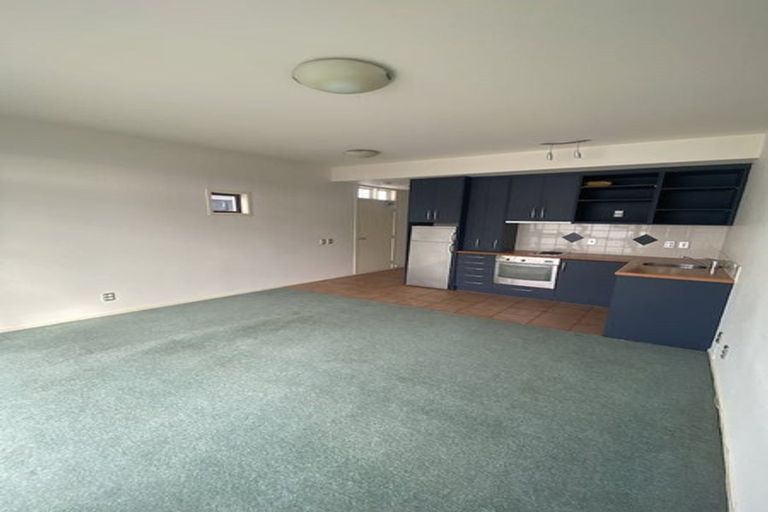Photo of property in 140/2 Armoy Drive, East Tamaki, Auckland, 2016