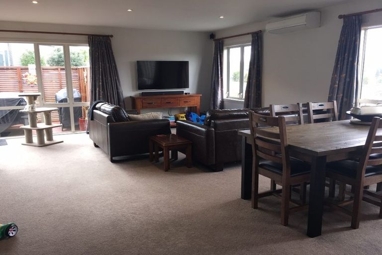 Photo of property in 4 Kaweka Close, Aotea, Porirua, 5024