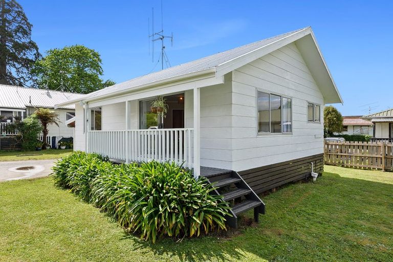 Photo of property in 77 Lake Crescent, Hamilton Lake, Hamilton, 3204