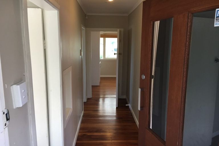 Photo of property in 71 Glenview Road, Glen Eden, Auckland, 0602