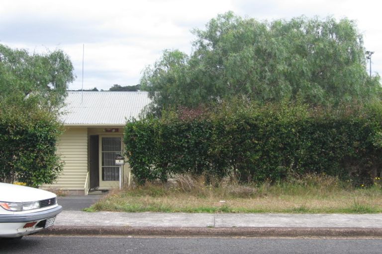 Photo of property in 9 Waverley Avenue, Glenfield, Auckland, 0629