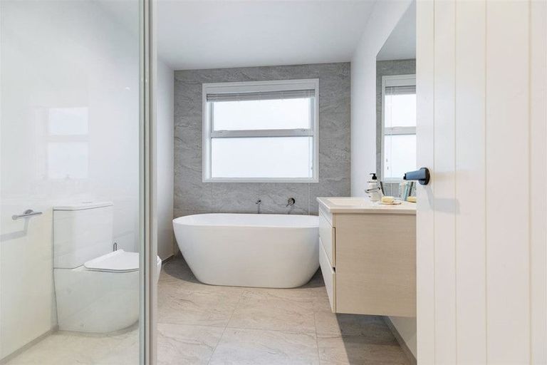 Photo of property in 1 Hinaki Street, Poike, Tauranga, 3112