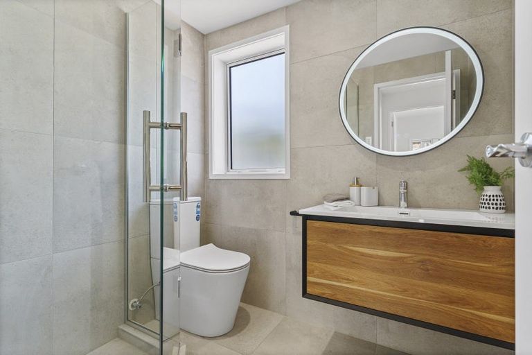 Photo of property in 16 Paisley Street, Mellons Bay, Auckland, 2014