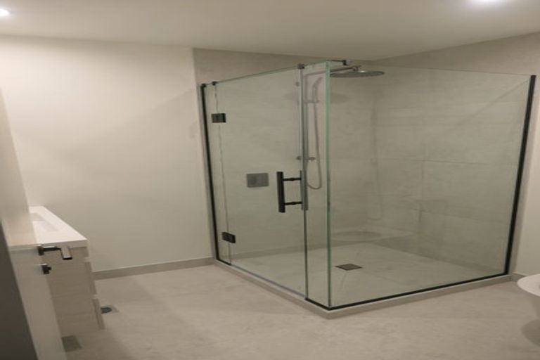 Photo of property in 8/2 Marlborough Crescent, Hobsonville, Auckland, 0616