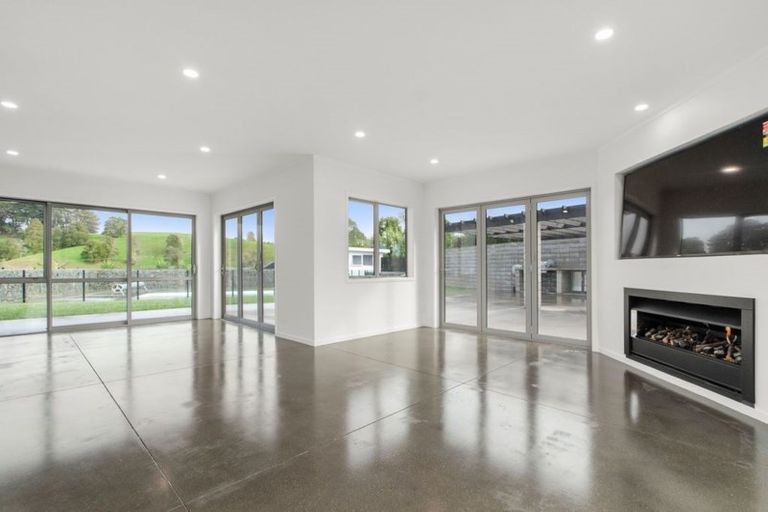 Photo of property in 193 Dunn Road, Ararimu, Drury, 2579