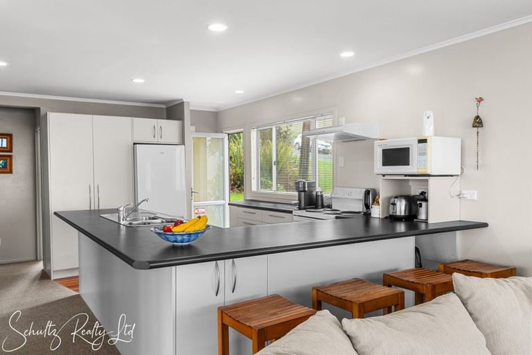 Photo of property in 1 Rigby Street, Whakapirau, 0583