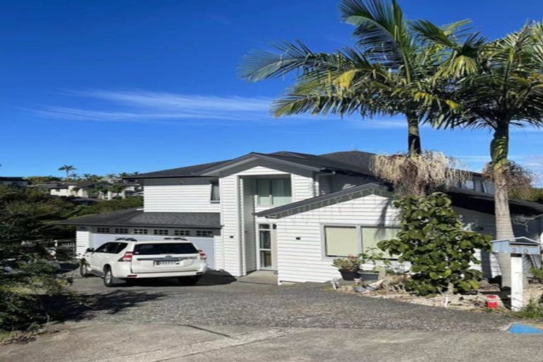 Photo of property in 30 Namsan Close, Fairview Heights, Auckland, 0632