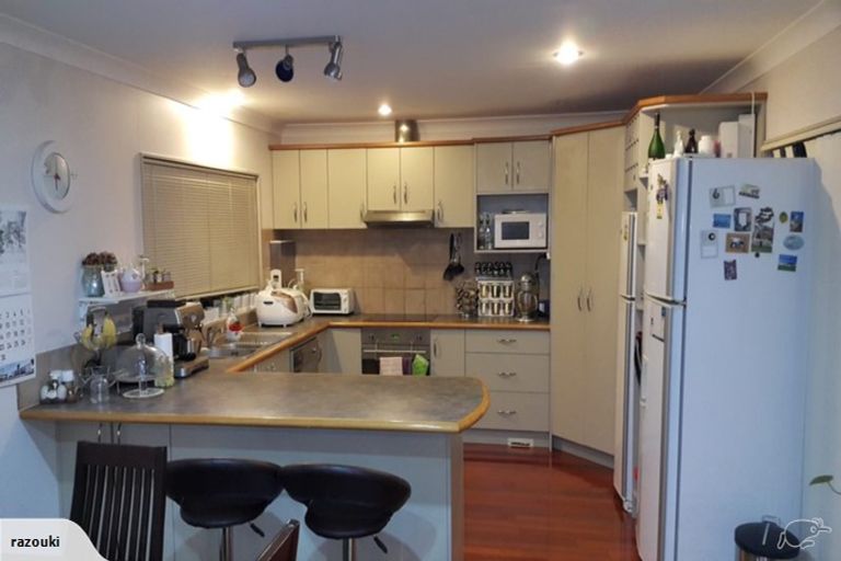 Photo of property in 6 Black Teal Close, Unsworth Heights, Auckland, 0632