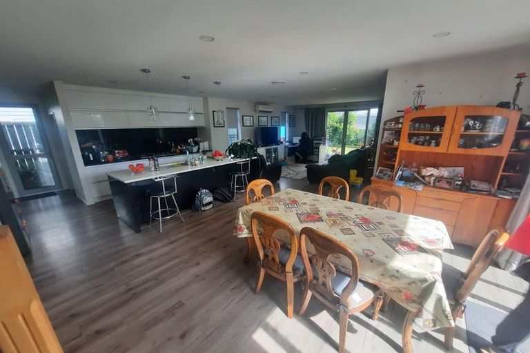 Photo of property in 31 Pickaberry Avenue, Karaka, Papakura, 2113