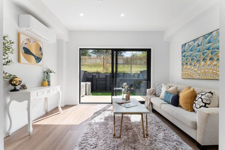 Photo of property in 16a Saint Catherine Crescent, West Harbour, 0618