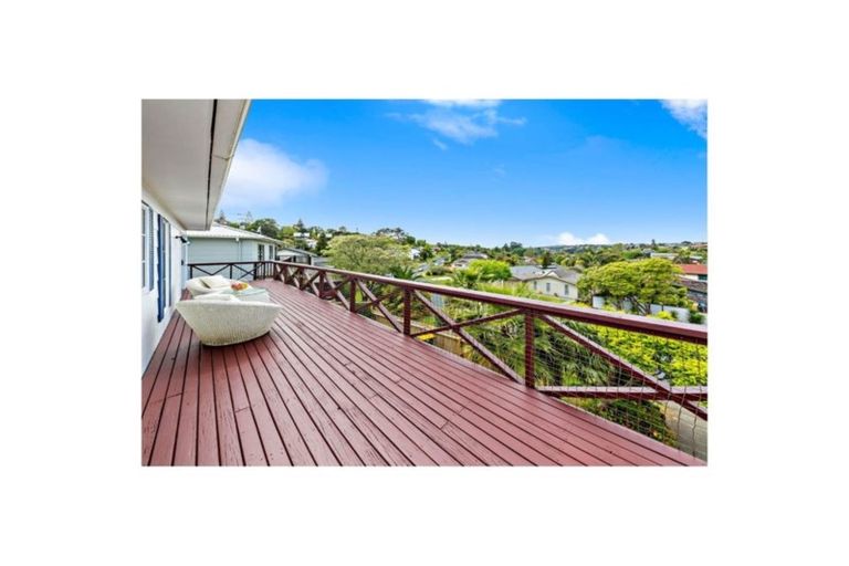 Photo of property in 88 Stapleford Crescent, Browns Bay, Auckland, 0630