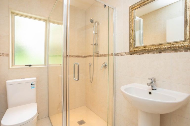 Photo of property in 40 Monte Cassino Place, Birkdale, Auckland, 0626