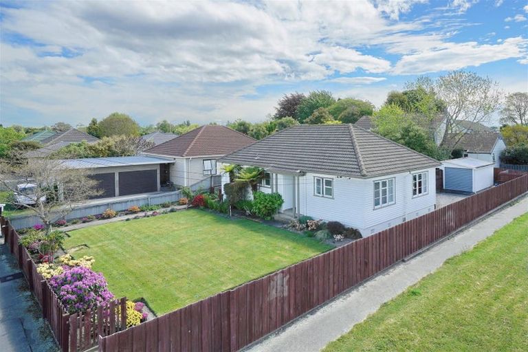Photo of property in 50 Pitcairn Crescent, Bryndwr, Christchurch, 8053