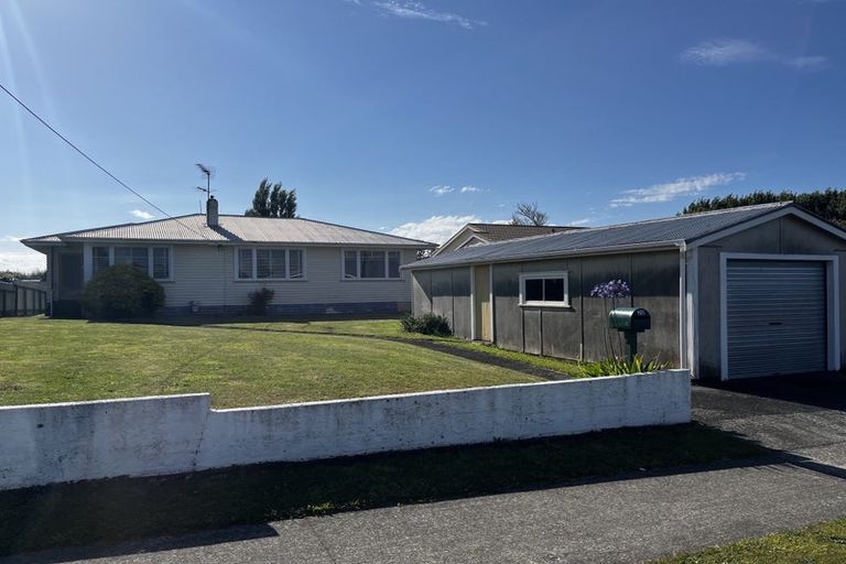 Photo of property in 22 Stanners Street, Eltham, 4322