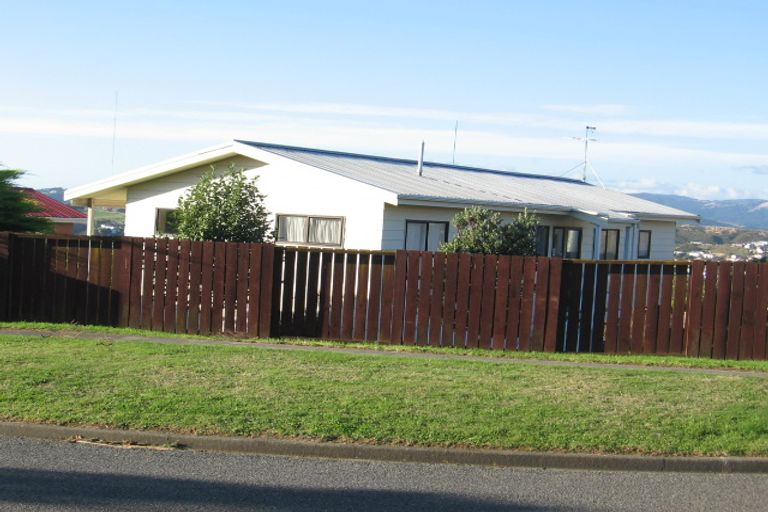 Photo of property in 12 Tuna Terrace, Titahi Bay, Porirua, 5022