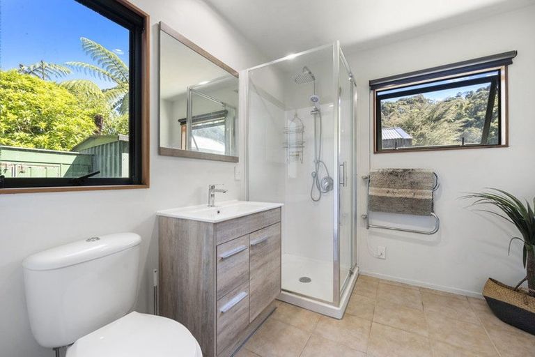 Photo of property in 46 Stoney Creek Drive, Waitakere, Henderson, 0782