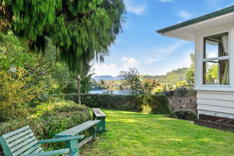Photo of property in 43 Okareka Loop Road, Lake Okareka, Rotorua, 3076