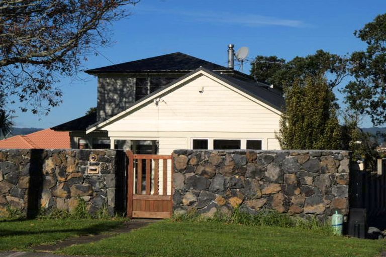 Photo of property in 87 Litten Road, Cockle Bay, Auckland, 2014