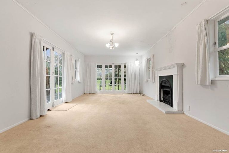 Photo of property in 8 Normanton Street, Glenfield, Auckland, 0629