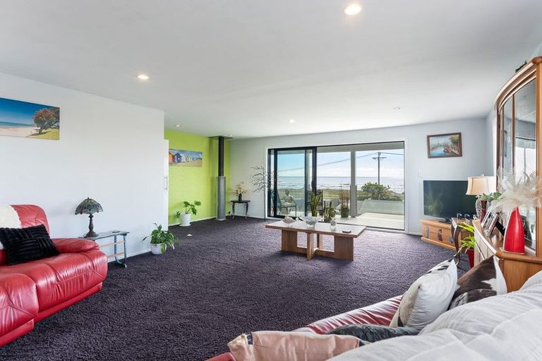 Photo of property in 100b Marine Parade, Otaki Beach, Otaki, 5512
