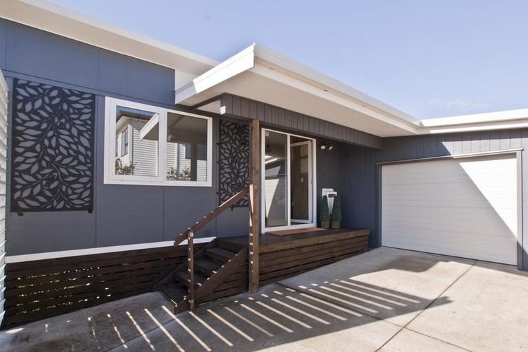 Photo of property in 15a Sea View Terrace, Cockle Bay, Auckland, 2014