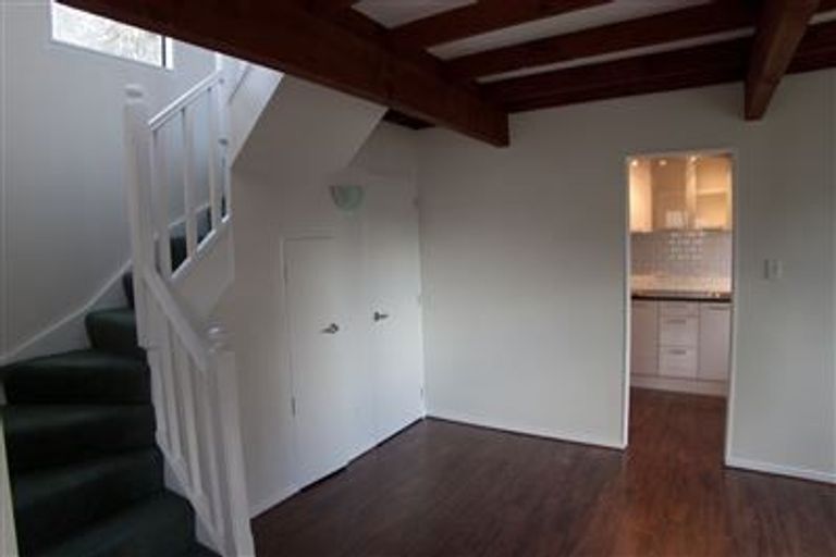 Photo of property in 2/37 Roberts Road, Glenfield, Auckland, 0629