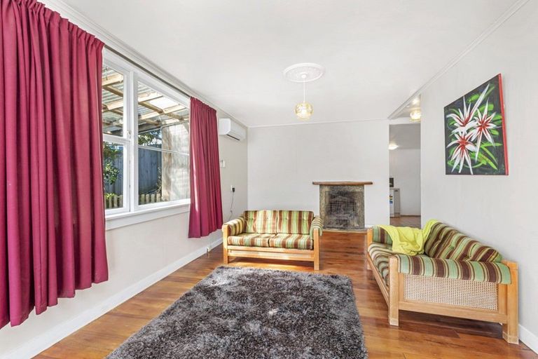 Photo of property in 77 Wallis Street, Raglan, 3225