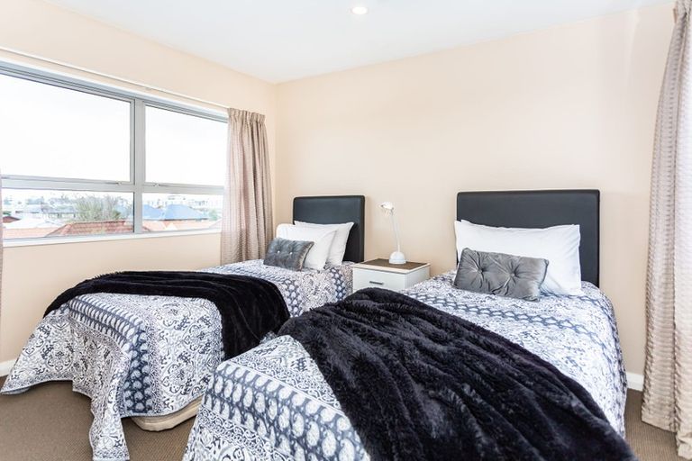 Photo of property in 8c Broadbent Street, Riccarton, Christchurch, 8041