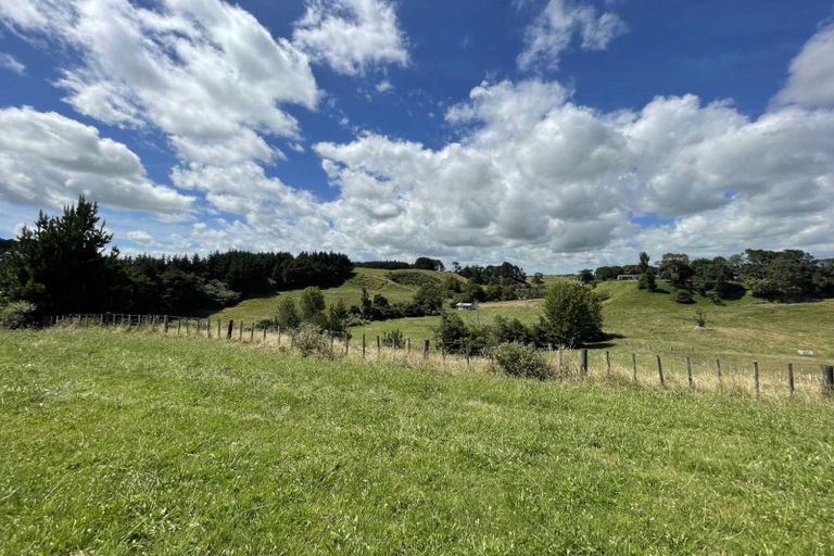 Photo of property in 187 Smart Road, Hillsborough, New Plymouth, 4372