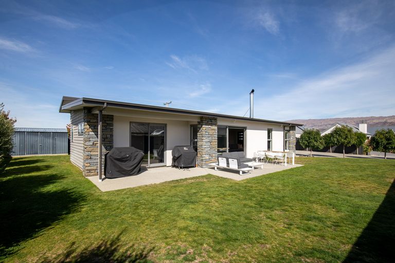 Photo of property in 6 Willoughby Place, Clyde, 9330