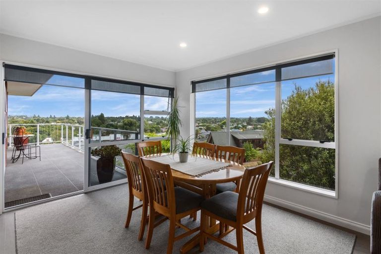 Photo of property in 8a Woodlau Rise, Huntsbury, Christchurch, 8022