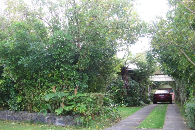 Photo of property in 25 Maire Street, Woburn, Lower Hutt, 5010