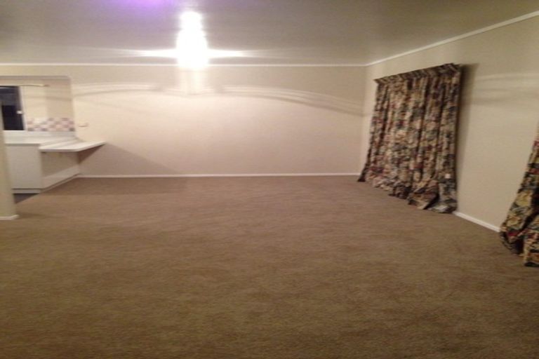 Photo of property in 2/65 Golf Road, New Lynn, Auckland, 0600