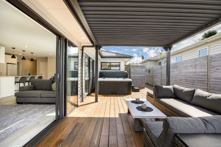 Photo of property in 60 Matua Road, Huapai, Kumeu, 0810