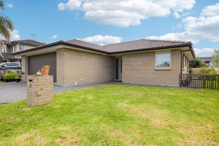 Photo of property in 37 Riverglade Parkway, Te Atatu South, Auckland, 0610