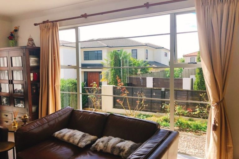 Photo of property in 56 Amberwood Drive, Northpark, Auckland, 2013