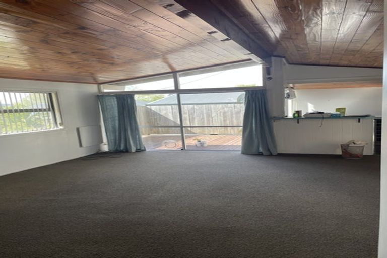 Photo of property in 48 Tauhinu Road, Greenhithe, Auckland, 0632