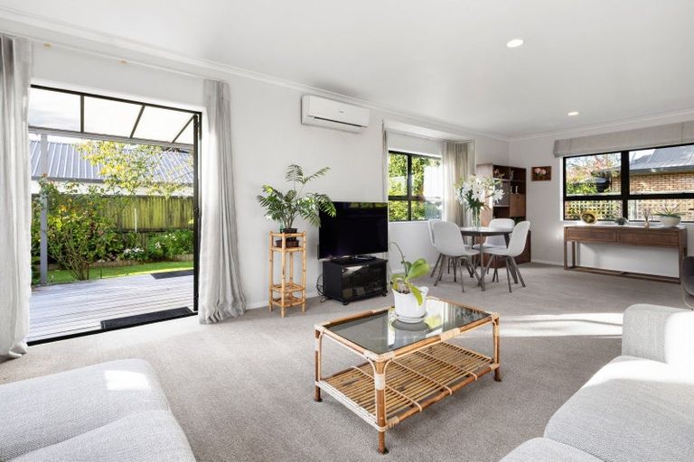 Photo of property in 28a Weld Street, Cambridge, 3434