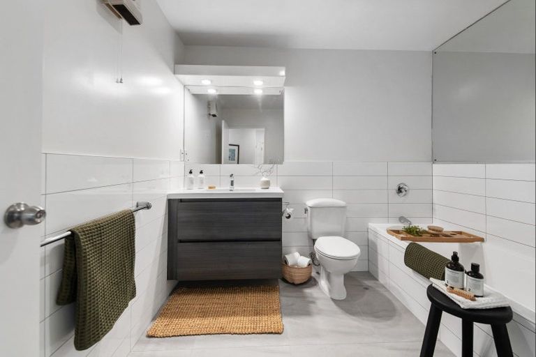 Photo of property in Admiralty Courts, 14/42 Marriner Street, Sumner, Christchurch, 8081