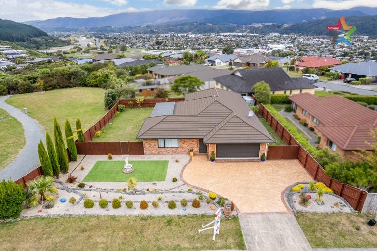 Photo of property in 38 Kirton Drive, Riverstone Terraces, Upper Hutt, 5018