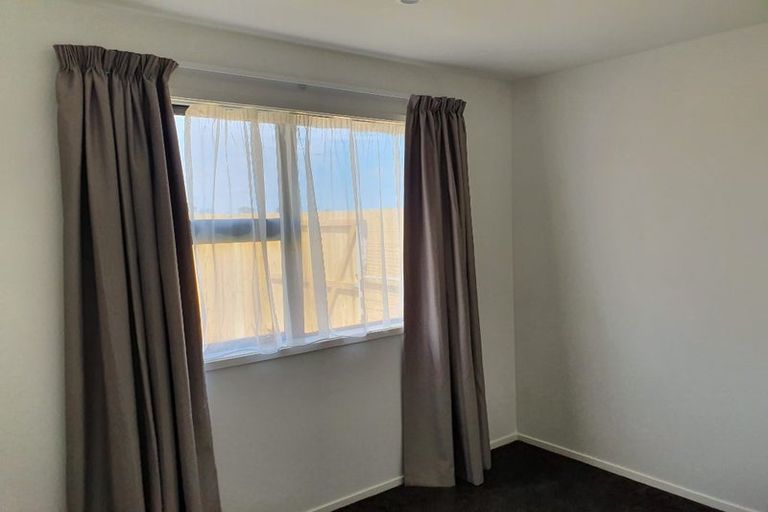 Photo of property in 1 Poutawa Lane, Clarks Beach, 2122