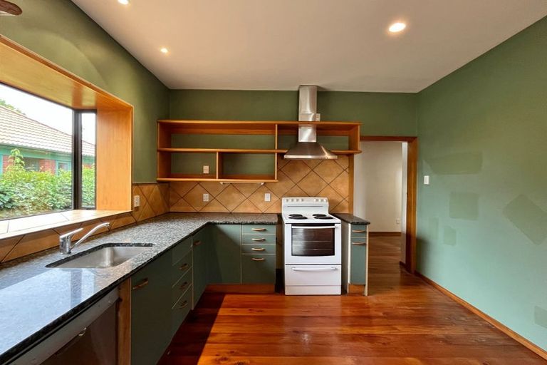 Photo of property in 21 Ilam Road, Upper Riccarton, Christchurch, 8041