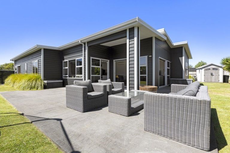 Photo of property in 518a Manutahi Road, Lepperton, New Plymouth, 4373